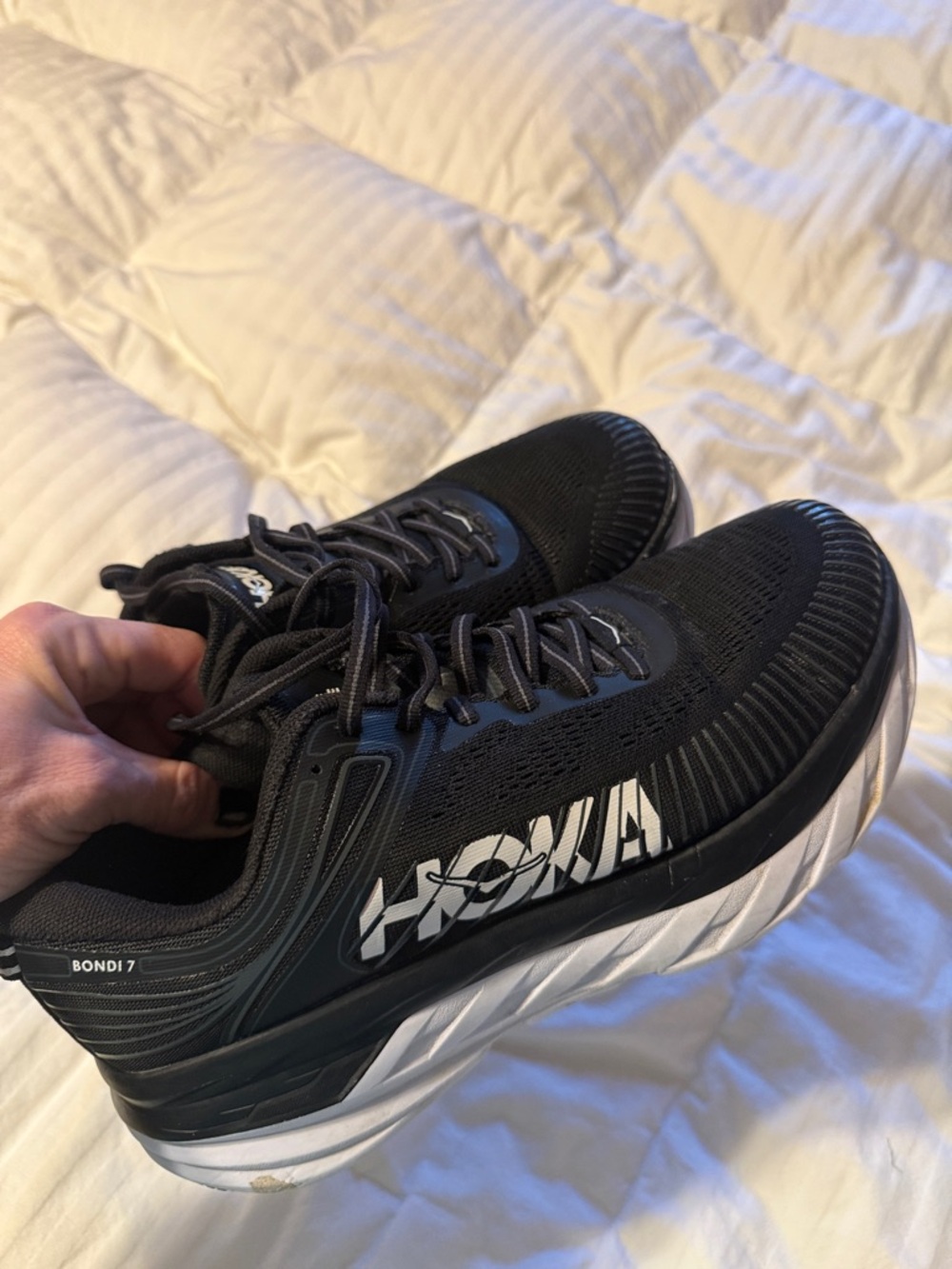 Hoka Bondi 7 Men's Running Shoes in Black and White size 8.5